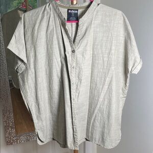 NWOT Sherpa,Relaxed Short-Sleeve Button Shirt in Light Sage, M